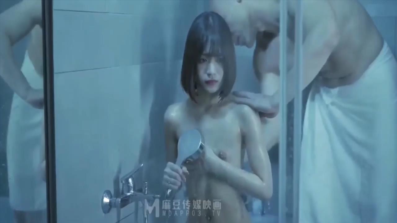 麻豆传媒 MD-0252 去安慰两个守寡的母女，把她们干到高潮 (1).mp4_20220806_142625404.jpg