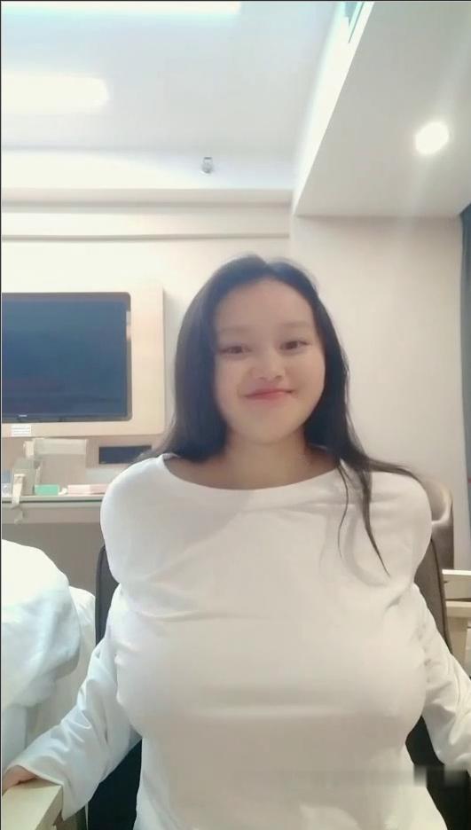 Ａ１４０２豐滿身材堅挺超大巨乳妹子誘惑露出奶子扭動身體掰開逼逼特寫.mp4_副本_副本.jpg