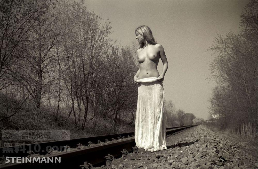 on the rails again by artinkl on DeviantArt .jpg