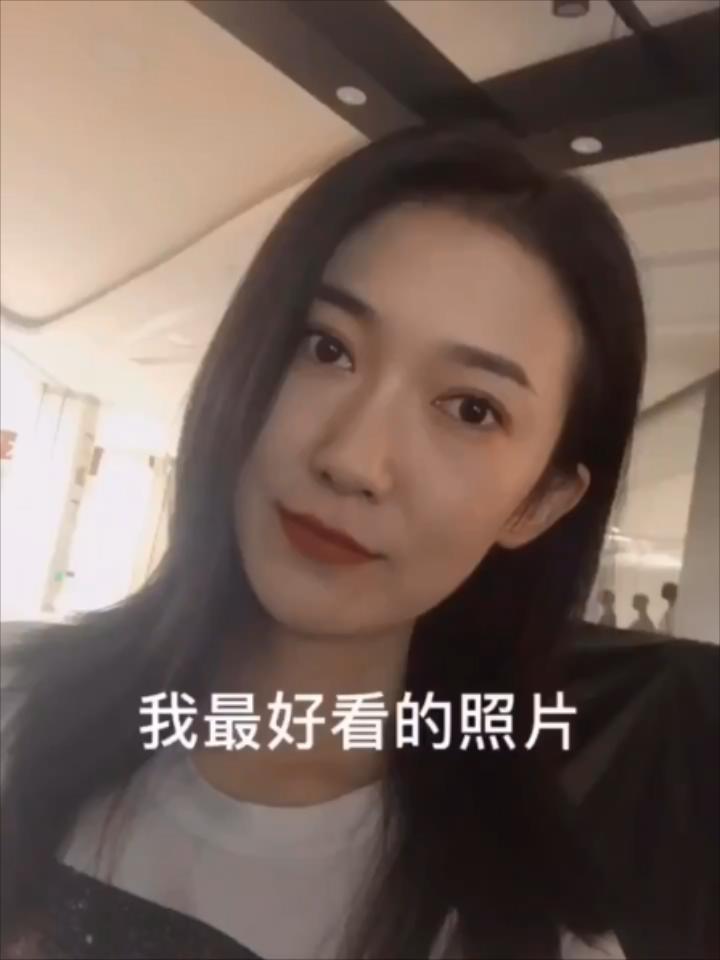 高颜值极品反差婊，帮富少爷舔鸡巴，啊宝贝你舔的我好爽好舒服，太棒了~.mp4_20240807.jpg