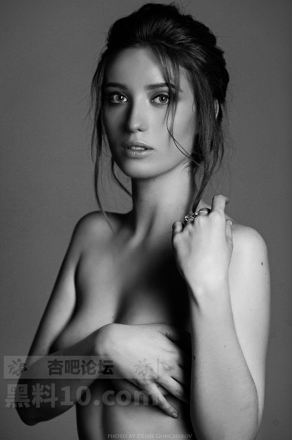 nude portrait by DenisGoncharov on DeviantArt .jpg